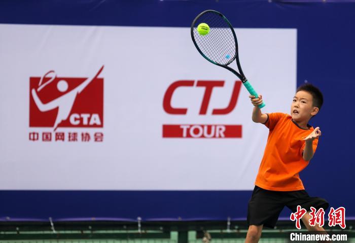 东北首次设立的钻石杯青少年网球挑战赛沈阳站