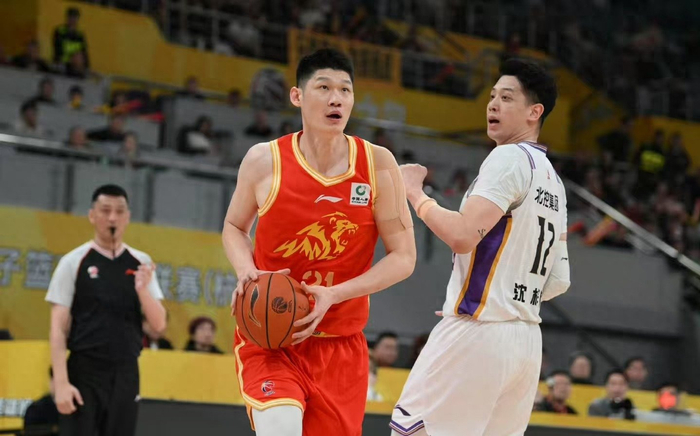 广厦力克天津暂居榜首 青年军崛起迎战强敌