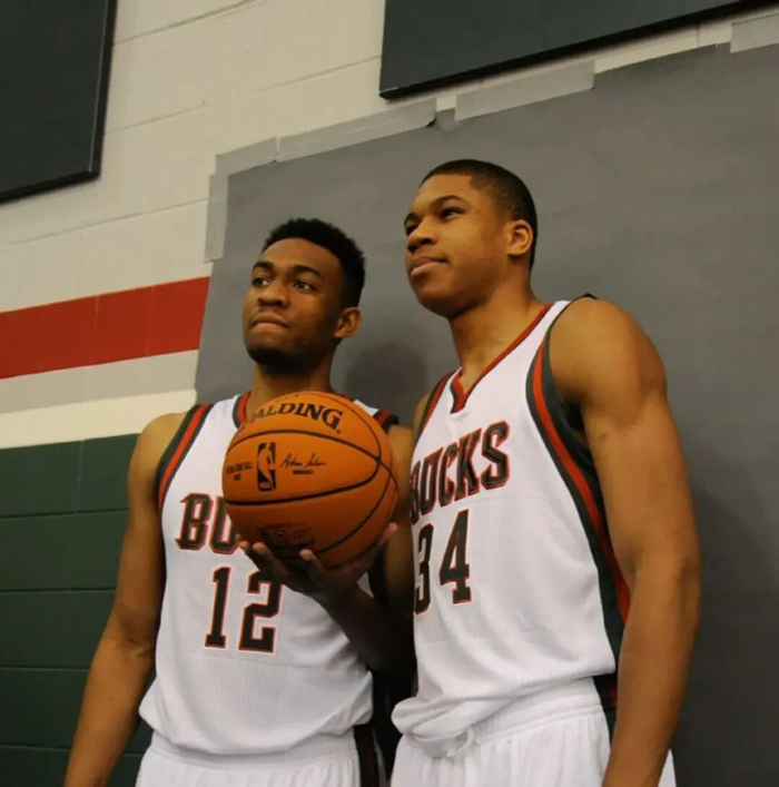 膝盖重伤改写雄鹿战术格局，帕克从天之骄子到