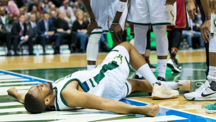 膝盖重伤改写雄鹿战术格局，帕克从天之骄子到