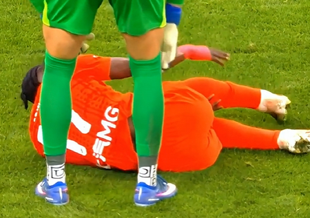 上海海港申诉争议判罚 两关键瞬间遭漏判